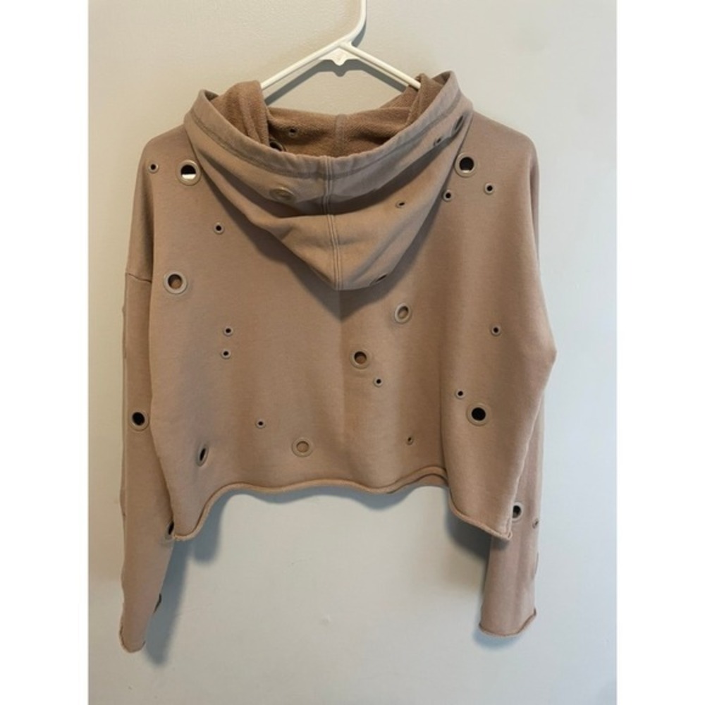Alo Yoga Glimpse Hoodie Tan Cropped Grommet Cutout Sweatshirt Womens XS - Picture 7 of 9